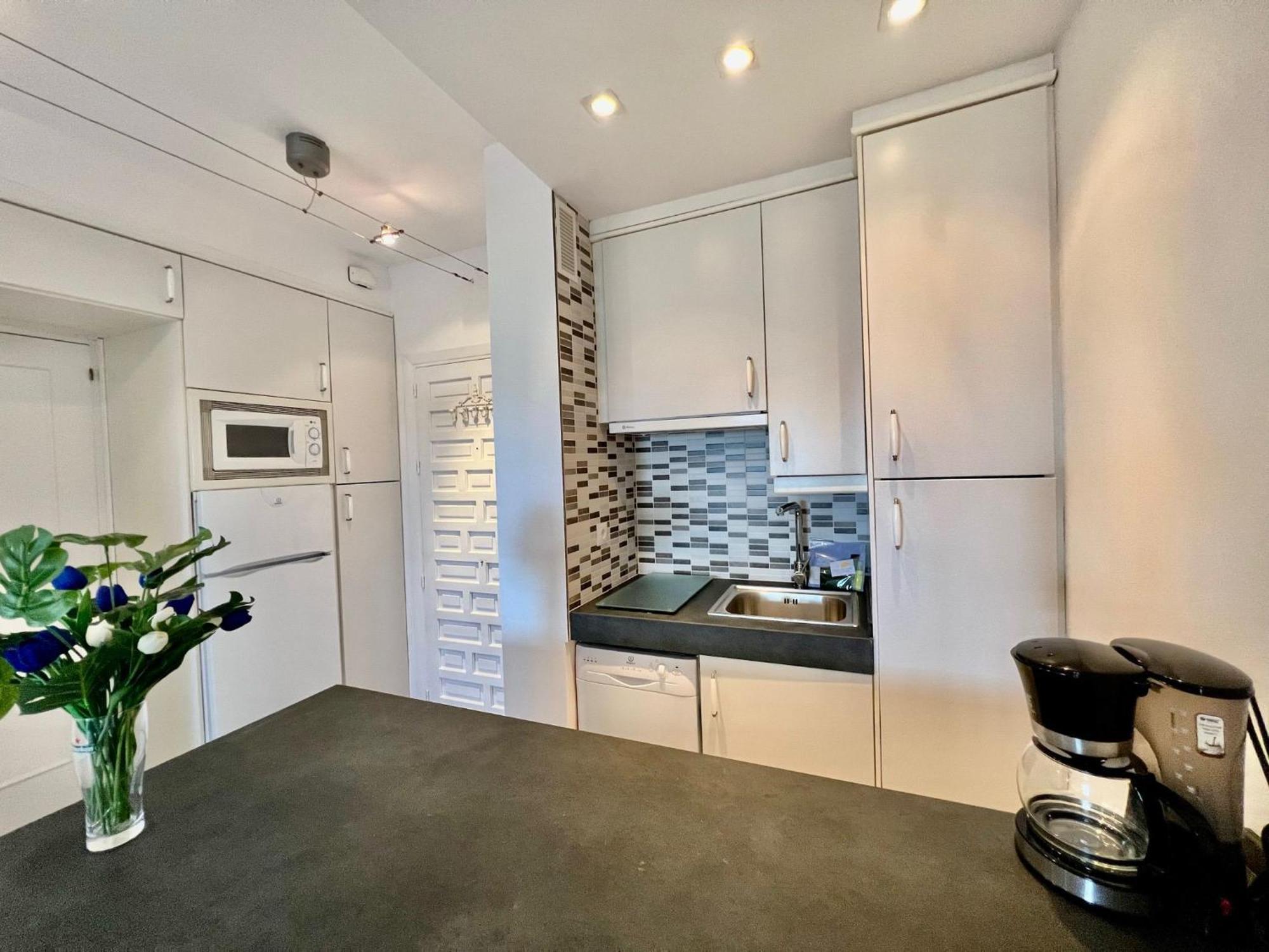 Appartement Modern Front Sea View In Benalbeach